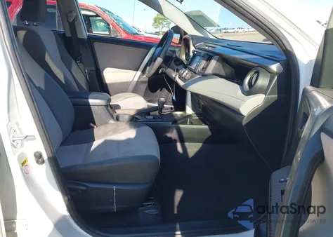 2015 Toyota Rav4 Le z USA, uszkodzony, nr VIN JTMZFREV1FJ028424